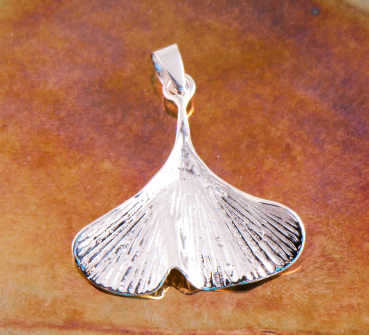 Pendentif feuille de Ginkgko